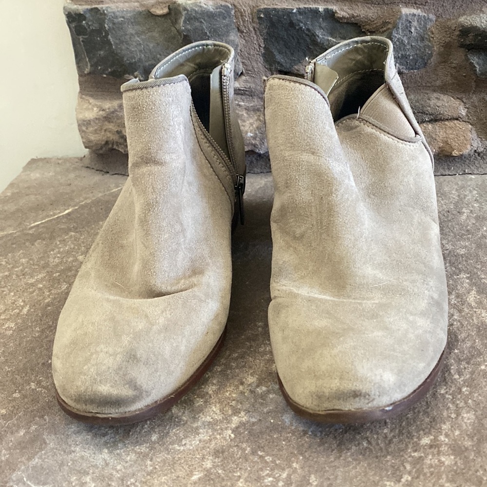 Boots - Picture 2 of 4